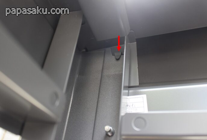 イナバ物置フォルタ FS-3009S妻板左右のベロの取り付け