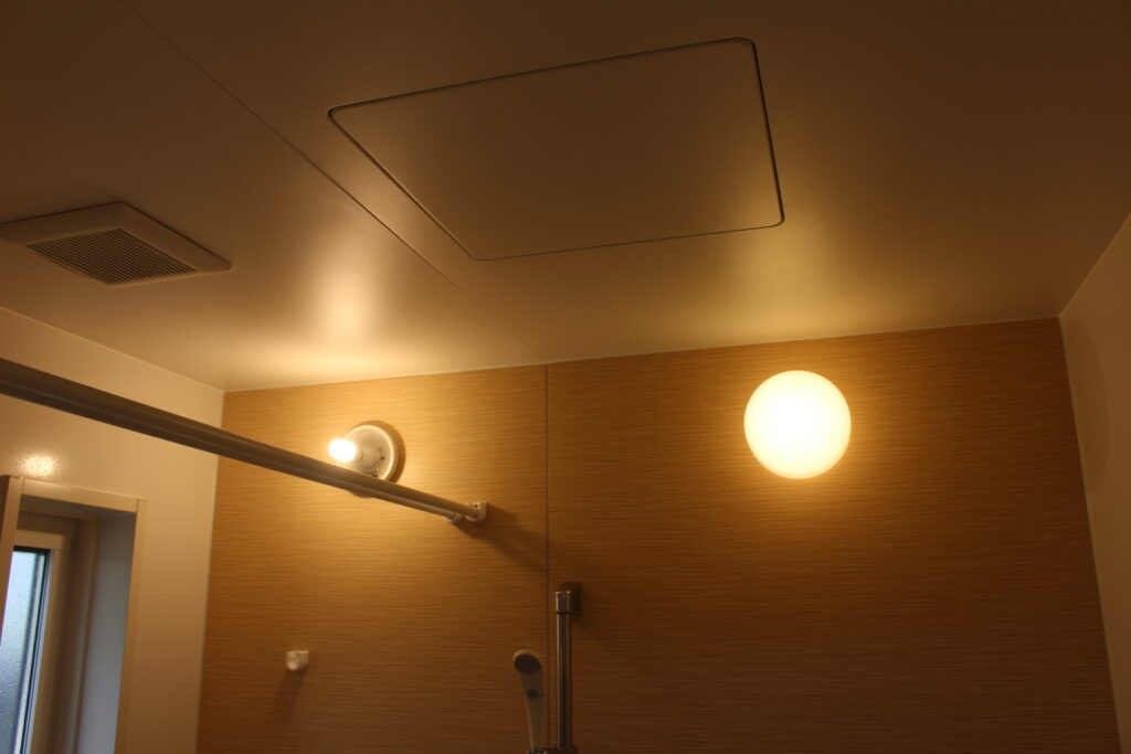 入れ替えたLED電球の点灯確認
